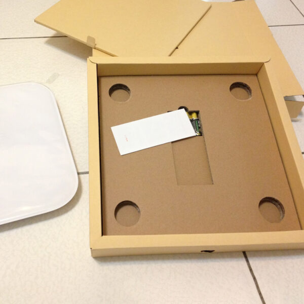 Corrugated paper box