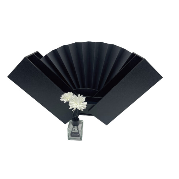Folding gift box