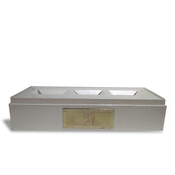 Gift box with metal buckle