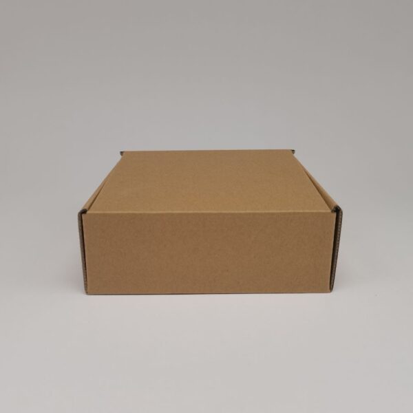 Three layer corrugated cardboard box
