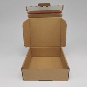 Zippered corrugated cardboard box