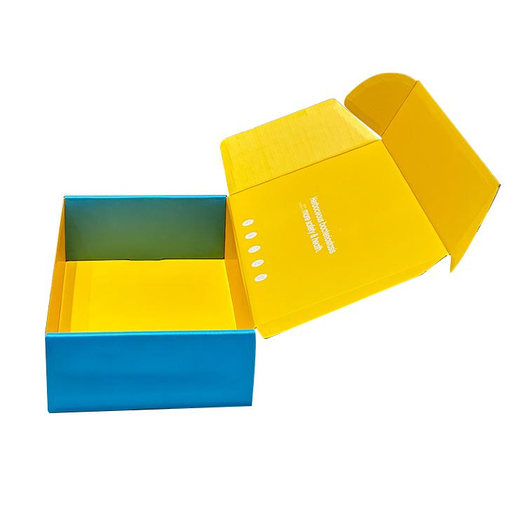 Customized airplane box