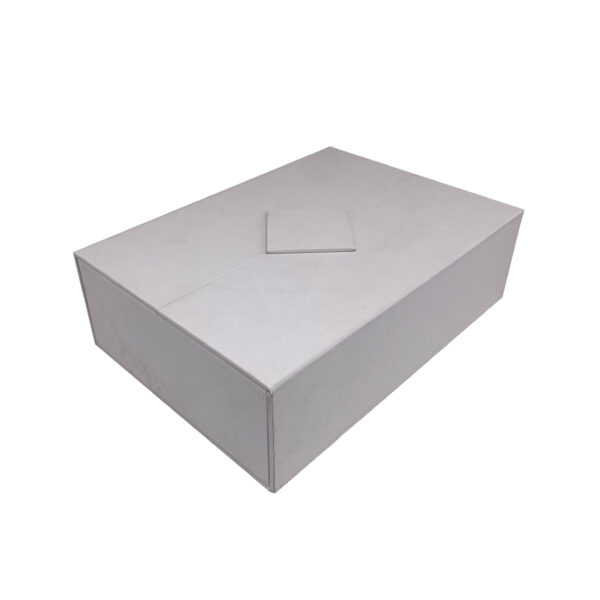 Magnetic gift box