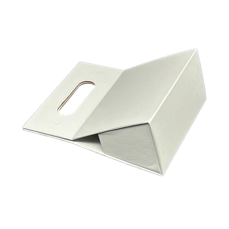 Portable magnetic gift box