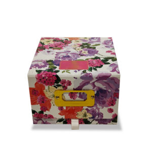 Gift box with metal buckle